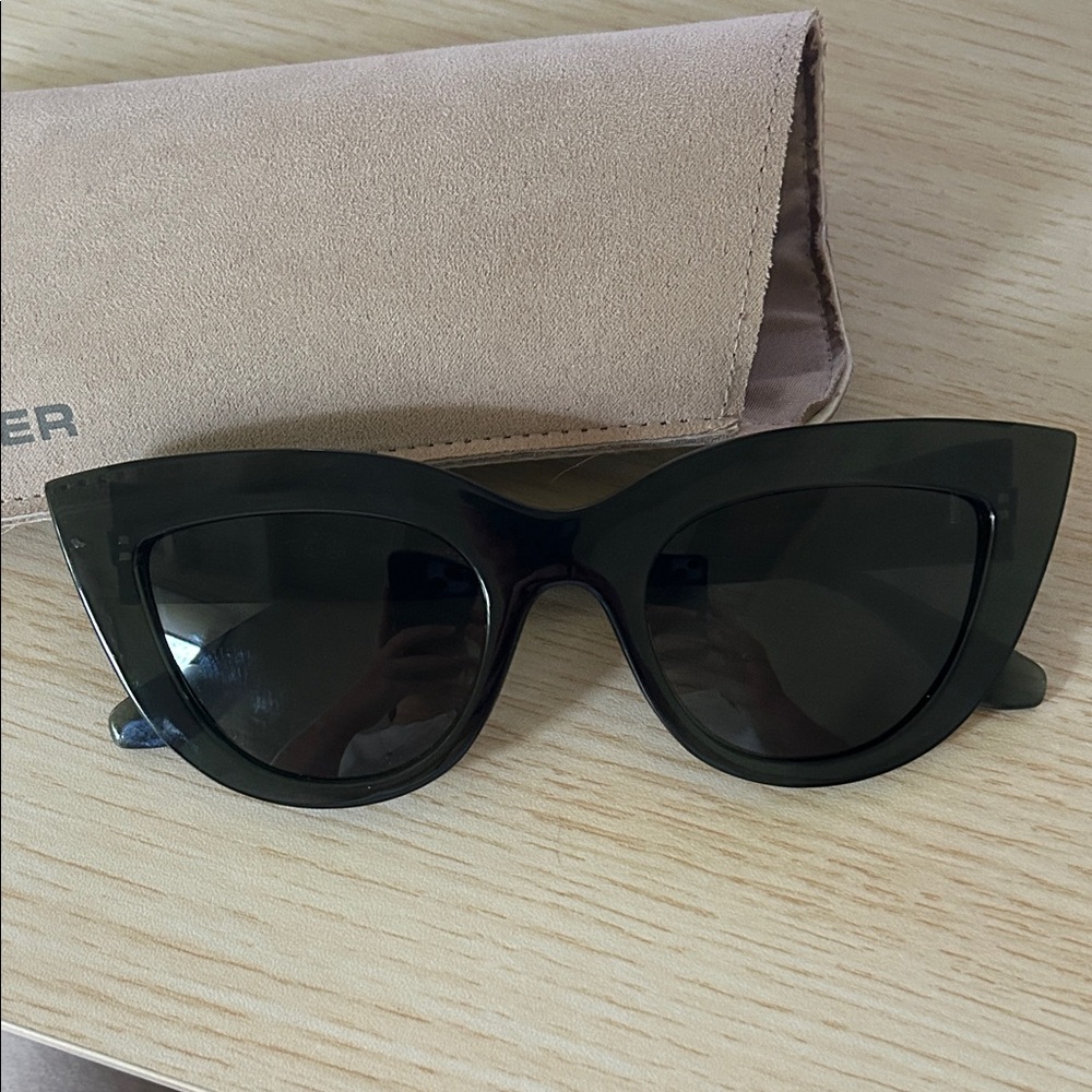 Black Cat-Eye Sunglasses for Women